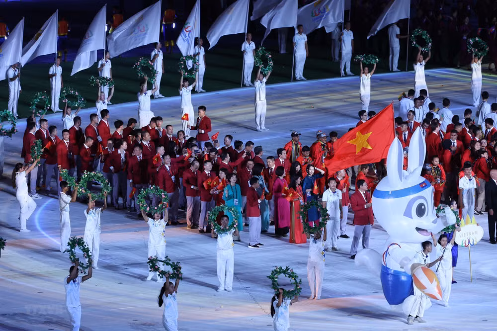 Đoàn thể thao Việt Nam tại Lễ khai mạc SEA Games 32. (Ảnh: TTXVN)
