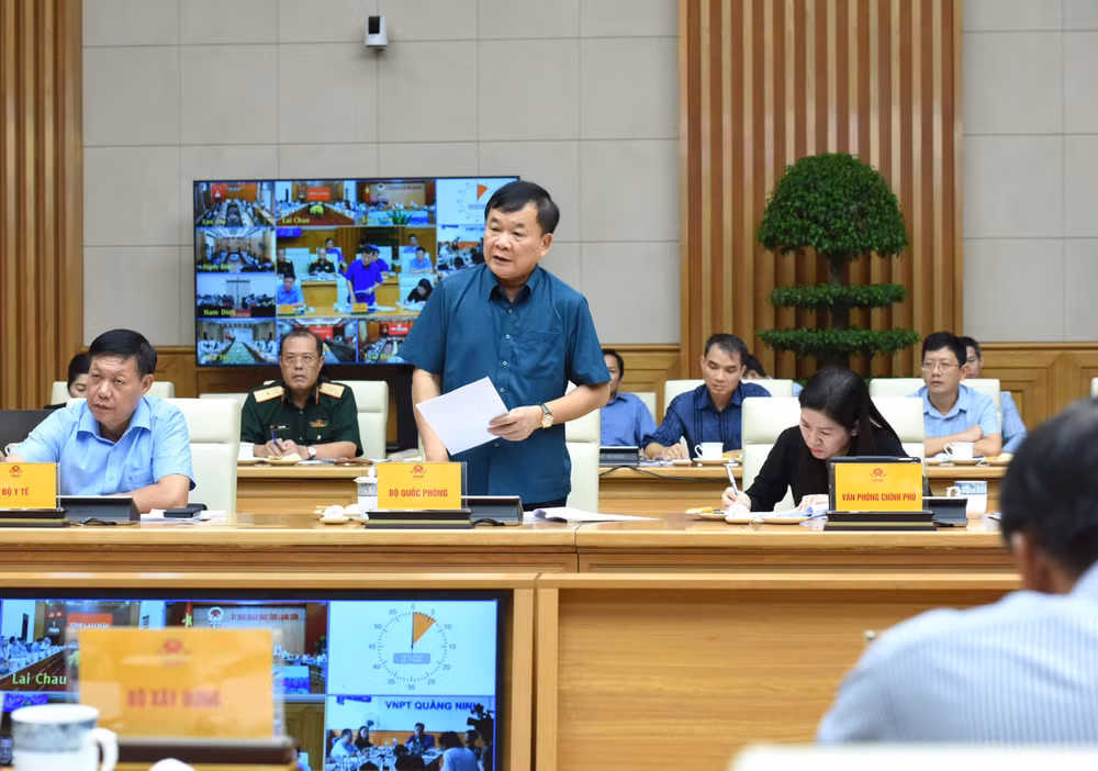Đại diện lãnh đạo Bộ Quốc phòng phát biểu.