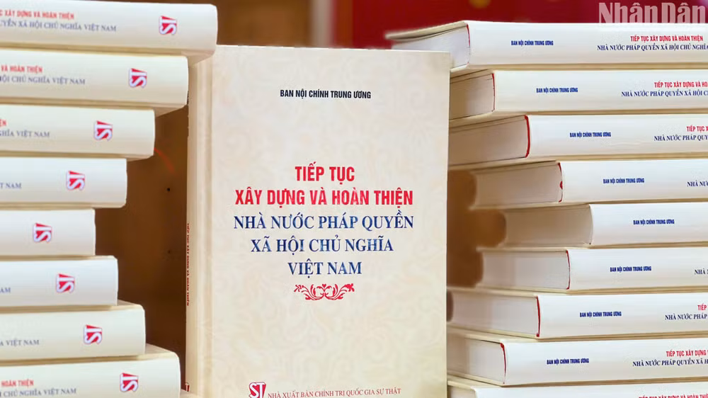 Ban Nội chính Trung ương phối hợp Nhà xuất bản Chính trị quốc gia Sự thật ra mắt cuốn sách Tiếp tục xây dựng và hoàn thiện Nhà nước pháp quyền xã hội chủ nghĩa Việt Nam. Ban Nội chính Trung ương phối hợp Nhà xuất bản Chính trị quốc gia Sự thật ra mắt cuốn sách Tiếp tục xây dựng và hoàn thiện Nhà nước pháp quyền xã hội chủ nghĩa Việt Nam.