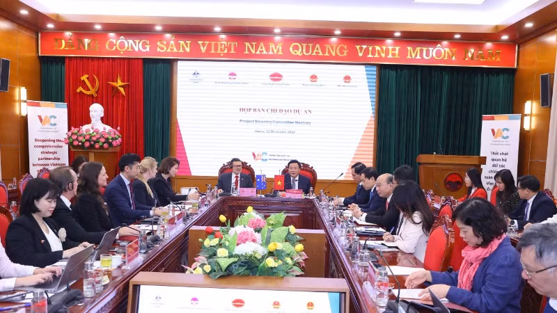 Đồng chí Nguyễn Xuân Thắng đã cùng ngài Andrew Goldzinowski đồng chủ trì họp Ban Chỉ đạo Dự án Trung tâm Việt- Úc (lần thứ 5). Đồng chí Nguyễn Xuân Thắng đã cùng ngài Andrew Goldzinowski đồng chủ trì họp Ban Chỉ đạo Dự án Trung tâm Việt- Úc (lần thứ 5).