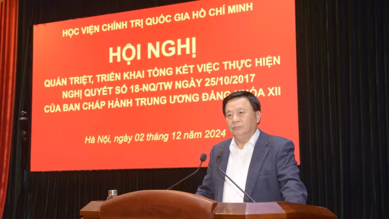 Đồng chí Nguyễn Xuân Thắng phát biểu chỉ đạo tại Hội nghị quán triệt các nội dung quan trọng liên quan công tác tổng kết việc thực hiện Nghị quyết số 18-NQ/TW ngày 25/10/2017, tại Học viện Chính trị quốc gia Hồ Chí Minh. Đồng chí Nguyễn Xuân Thắng phát biểu chỉ đạo tại Hội nghị quán triệt các nội dung quan trọng liên quan công tác tổng kết việc thực hiện Nghị quyết số 18-NQ/TW ngày 25/10/2017, tại Học viện Chính trị quốc gia Hồ Chí Minh.