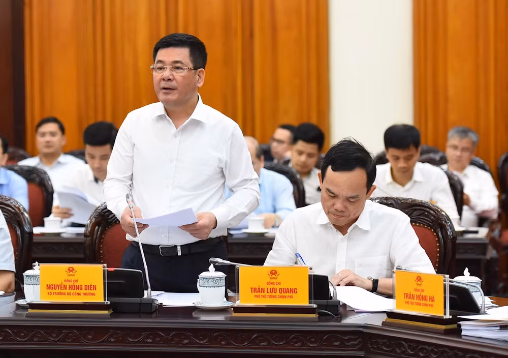 Bộ trưởng Công thương Nguyễn Hồng Diên phát biểu.