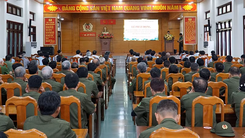 Quang cảnh lễ phát động.