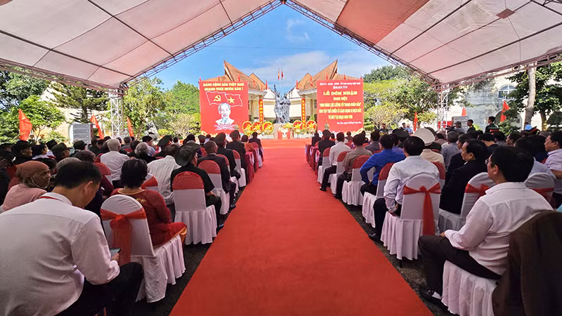 Quang cảnh buổi lễ.