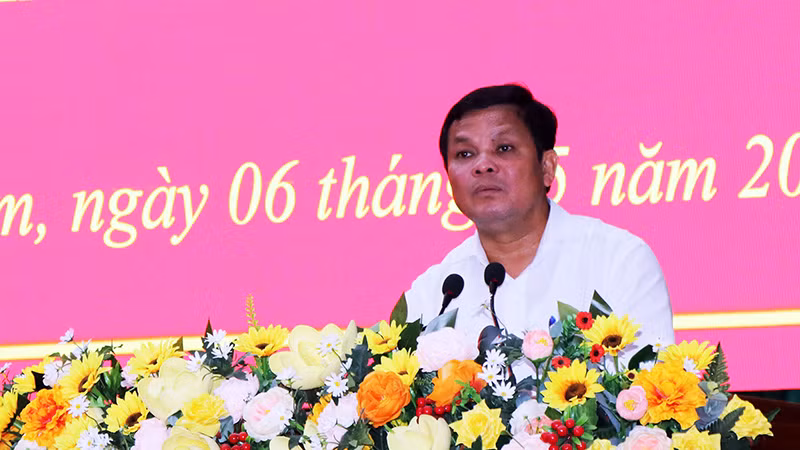 Đồng chí Nguyễn Đức Tuy phát biểu tại hội nghị.