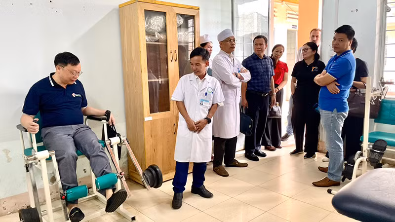 Đoàn công tác khảo sát cơ sở vật chất phục vụ công tác chăm sóc sức khỏe người khuyết tật, nạn nhân chất độc da cam tại Trung tâm Y tế huyện Đăk Hà