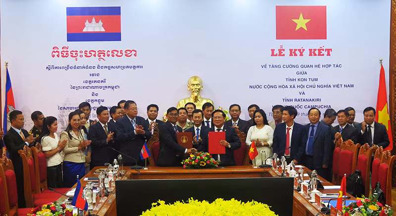 Ký kết tăng cường quan hệ hợp tác giữa hai tỉnh giai đoạn 2023-2028