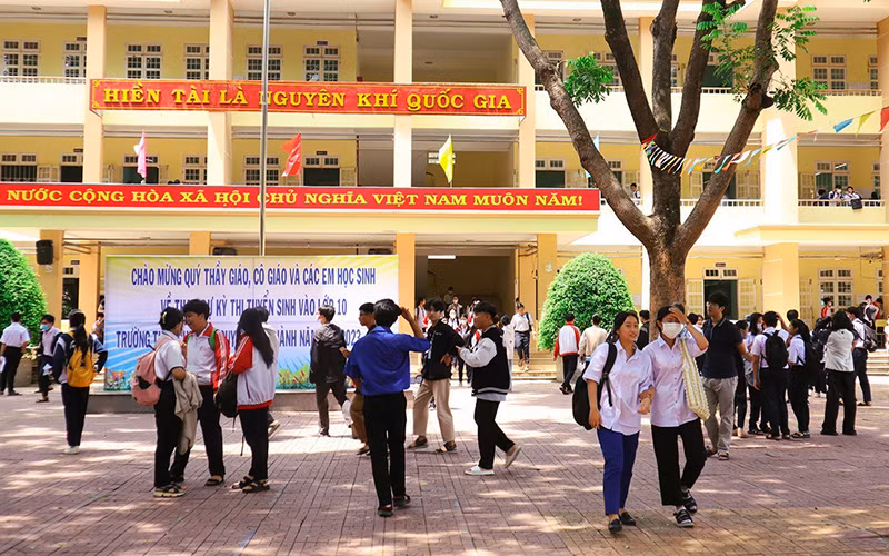 Các em học sinh tại Kon Tum tham gia kỳ thi tuyển sinh lớp 10 năm học 2023-2024.