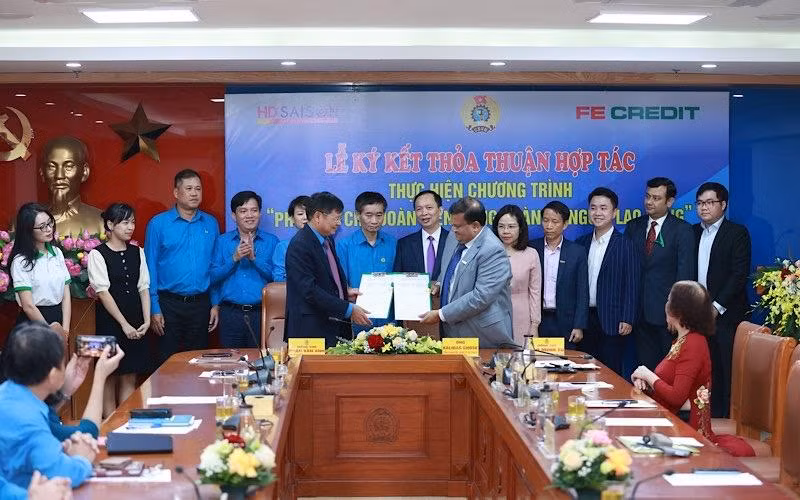 FE CREDIT cam kết cho vay ưu đãi 10.000 tỷ đồng dành cho công nhân với mức lãi suất giảm đến 50% so với lãi suất cho vay công bố của công ty tại thời điểm cho vay. FE CREDIT cam kết cho vay ưu đãi 10.000 tỷ đồng dành cho công nhân với mức lãi suất giảm đến 50% so với lãi suất cho vay công bố của công ty tại thời điểm cho vay.