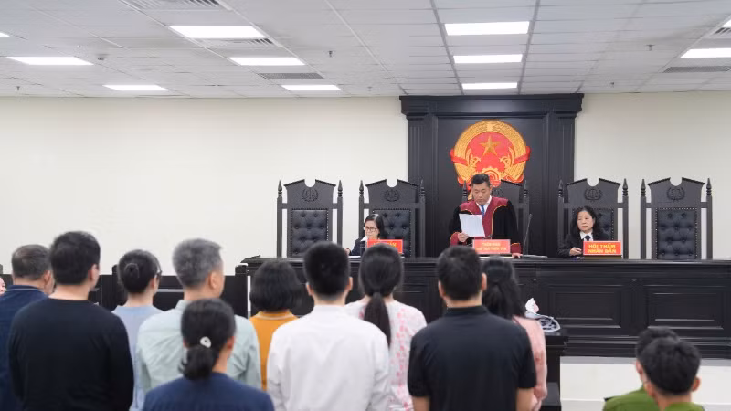 Hội đồng xét xử tuyên án các bị cáo. Hội đồng xét xử tuyên án các bị cáo.