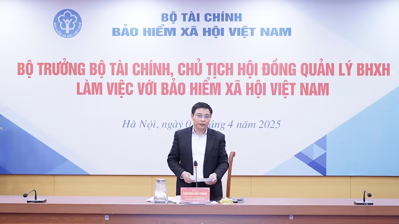 Bộ trưởng Tài chính Nguyễn Văn Thắng, Chủ tịch Hội đồng quản lý Bảo hiểm xã hội chủ trì phiên họp Hội đồng Quản lý Bảo hiểm xã hội thường kỳ quý I/2025.