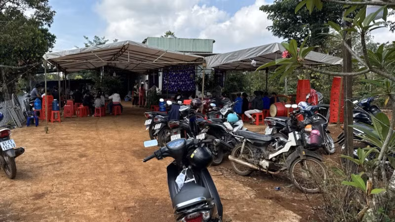 Chính quyền địa phương kêu gọi quyên góp kinh phí tổ chức hậu sự cho nạn nhân.