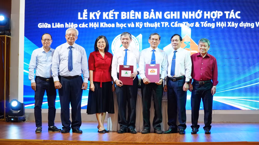 Những đối tác tham dự Hội thảo kí bản ghi nhớ hợp tác.