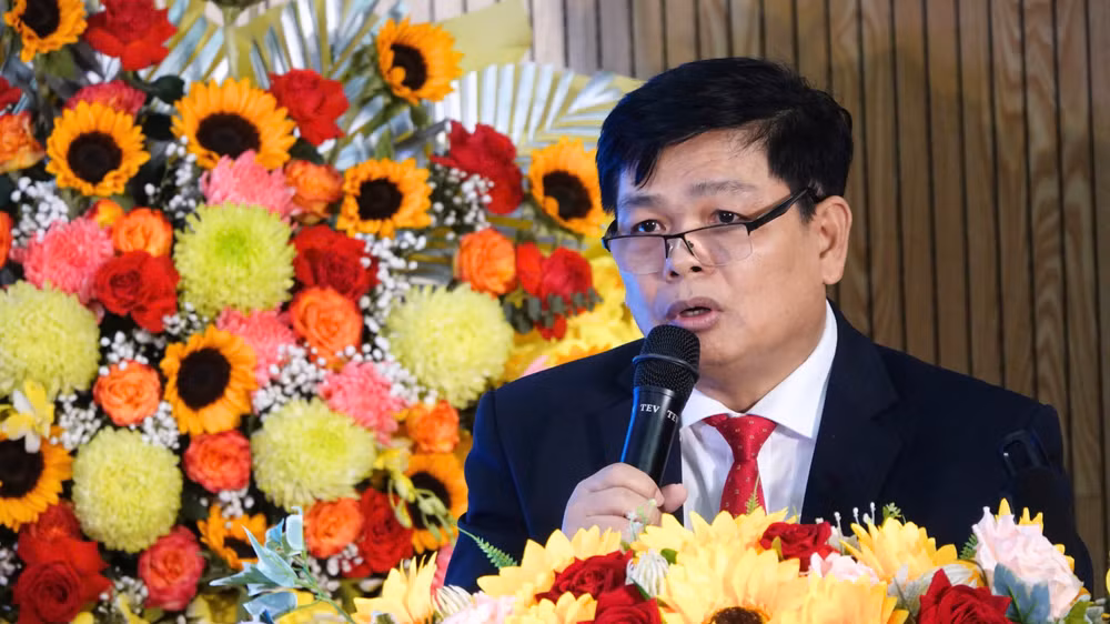 Bác sĩ chuyên khoa II Phạm Thanh Phong, Phó Bí thư Đảng ủy, Phó Giám đốc Bệnh viện đa khoa Trung ương Cần Thơ.