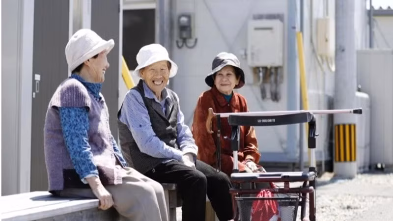 Các cụ bà đang trò chuyện tại tỉnh Kumamoto, Nhật Bản, tháng 4/2018. (Ảnh: Kyodo News)