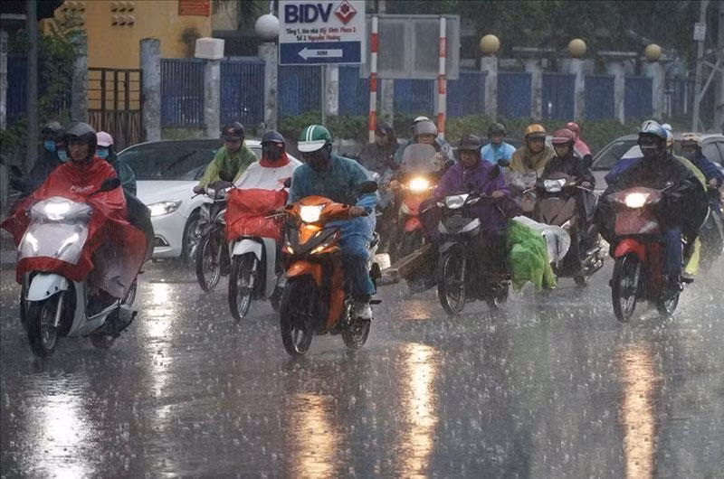 Khu vực Hà Nội từ chiều tối 23/8 đến sáng 24/8, có lúc có mưa rào và dông, cục bộ có mưa vừa, mưa to. (Ảnh minh họa)