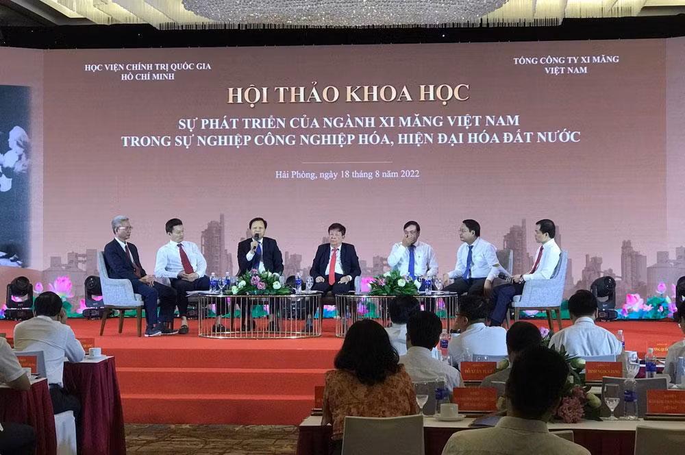 Các đại biểu chia sẻ ý kiến tại hội thảo. Các đại biểu chia sẻ ý kiến tại hội thảo.