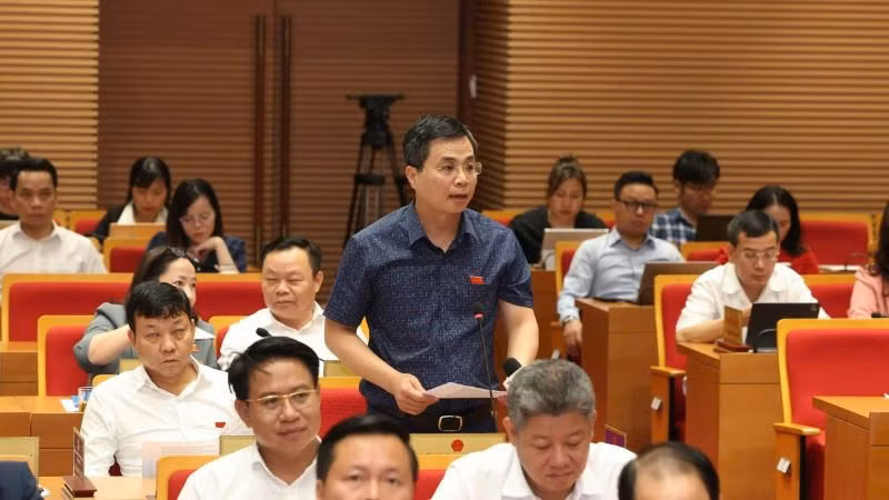 Đại biểu Lê Minh Đức (Thạch Thất) thảo luận về Nghị quyết về việc sắp xếp đơn vị hành chính cấp xã của thành phố Hà Nội. Đại biểu Lê Minh Đức (Thạch Thất) thảo luận về Nghị quyết về việc sắp xếp đơn vị hành chính cấp xã của thành phố Hà Nội.
