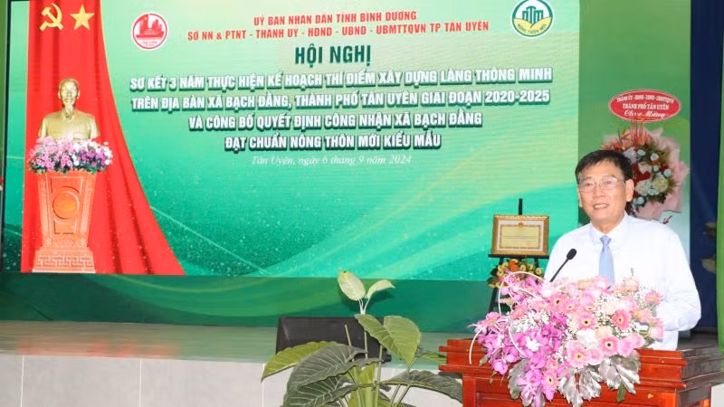 Phó Chủ tịch Thường trực Ủy ban nhân dân tỉnh Bình Dương Mai Hùng Dũng phát biểu ý kiến tại hội nghị. Phó Chủ tịch Thường trực Ủy ban nhân dân tỉnh Bình Dương Mai Hùng Dũng phát biểu ý kiến tại hội nghị.