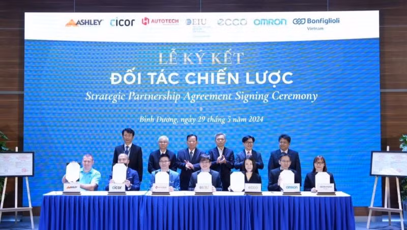 Trường đại học Quốc tế Miền Đông ký kết đối tác chiến lược với các doanh nghiệp. Trường đại học Quốc tế Miền Đông ký kết đối tác chiến lược với các doanh nghiệp.