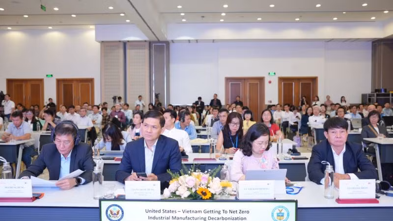 Các đại biểu dự hội thảo.