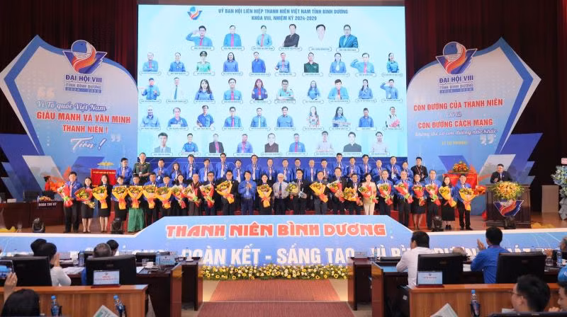 Ra mắt Ủy ban Hội Liên hiệp Thanh niên Việt Nam tỉnh Bình Dương khóa mới. 