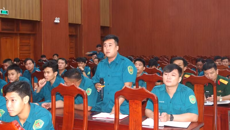 Đại biểu dự đối thoại rất hài lòng trước sự giải quyết nhanh chóng của lãnh đạo Bộ Chỉ huy Quân sự tỉnh Bình Dương.