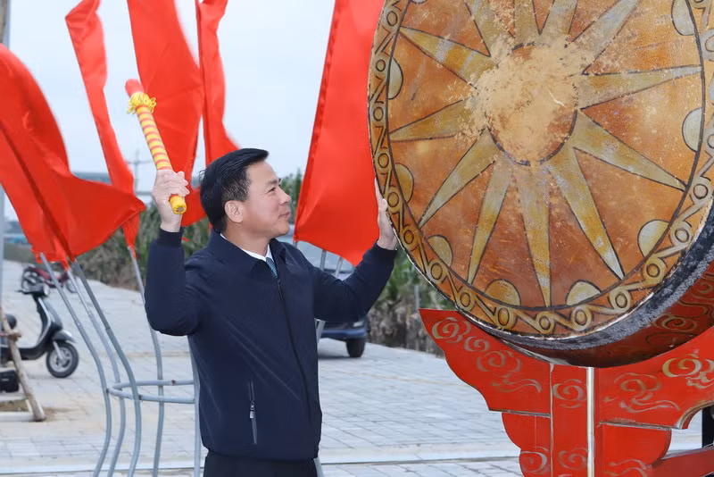 Lãnh đạo tỉnh Thanh Hóa nổi trống ra quân trồng cây, làm theo di huấn của Bác Hồ.