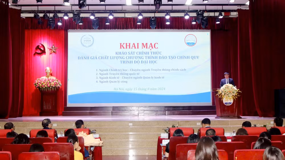Khai mạc khảo sát đánh giá chất lượng chương trình đào tạo chính quy trình độ đại học 