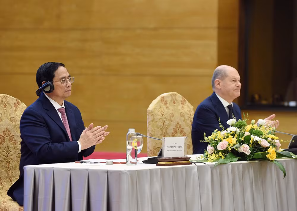 Thủ tướng Phạm Minh Chính và Thủ tướng Đức Olaf Scholz đồng chủ trì Hội nghị bàn tròn doanh nghiệp Việt Nam-Đức.