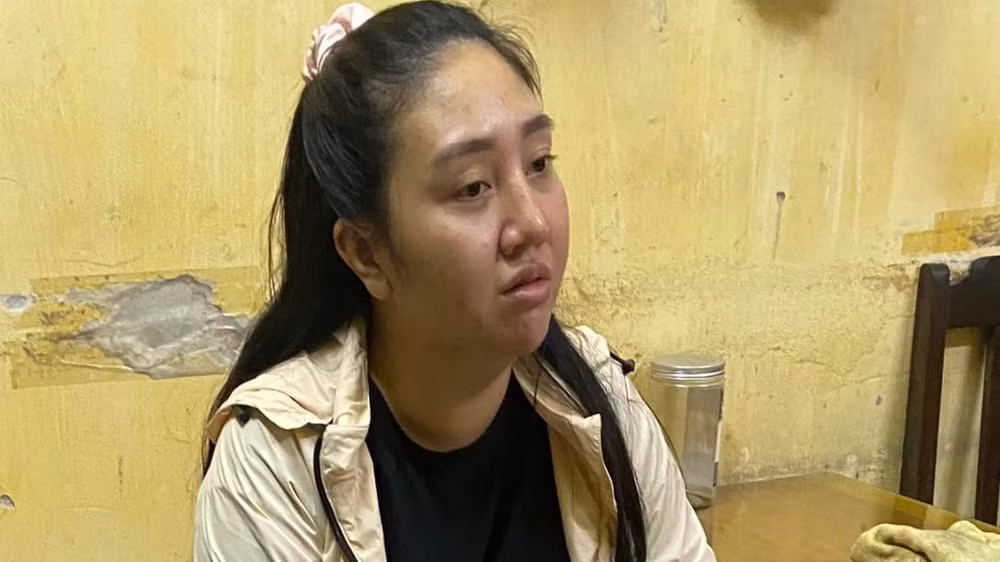 Đối tượng Trần Thị Hoàng Anh lợi dụng chuyến bay giải cứu để lừa đảo chiếm đoạt nhiều tỷ đồng. (Ảnh: Công an cung cấp)