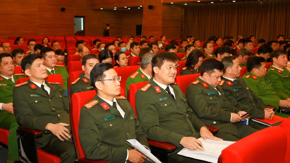 Các đại biểu tham dự hội nghị.