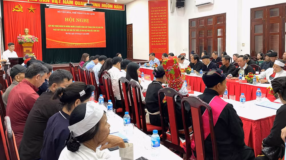 Hội nghị gặp mặt nghệ nhân các tỉnh, thành phía bắc.