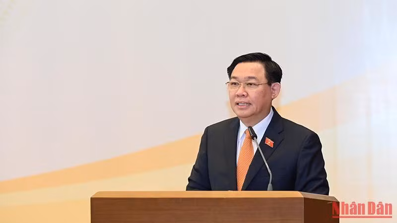 Chủ tịch Quốc hội Vương Đình Huệ phát biểu kết luận và chỉ đạo hội nghị. (Ảnh: DUY LINH) Chủ tịch Quốc hội Vương Đình Huệ phát biểu kết luận và chỉ đạo hội nghị. (Ảnh: DUY LINH)