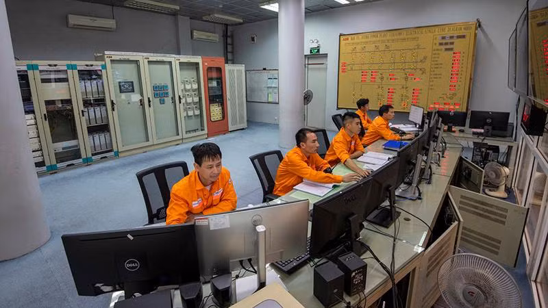 Thủy điện Bản Vẽ ứng dụng tự động hóa, chuyển đổi số trong quá trình sản xuất điện cho hiệu quả kinh tế cao. (Ảnh: LINH CHI)