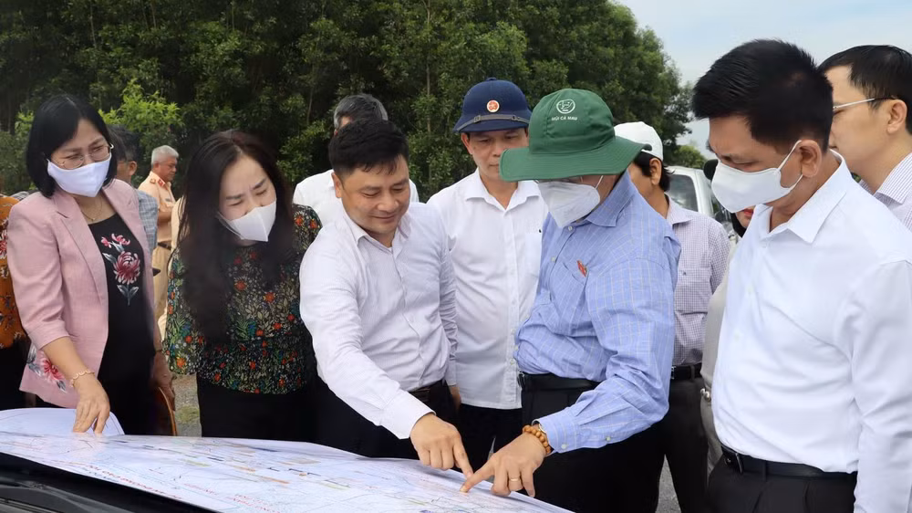 Đoàn Ủy ban Kinh tế của Quốc hội khảo sát xây dựng dự án đường cao tốc Biên Hòa-Vũng Tàu. Đoàn Ủy ban Kinh tế của Quốc hội khảo sát xây dựng dự án đường cao tốc Biên Hòa-Vũng Tàu.