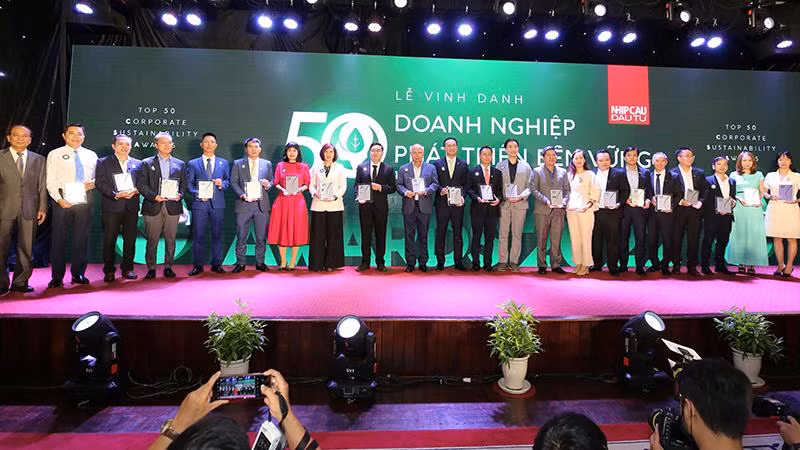 Vinamilk là 1 trong 25 doanh nghiệp niêm yết được bình chọn trong Top 50 Doanh nghiệp Phát triển Bền vững.