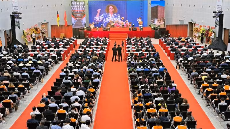 Toàn cảnh lễ khánh thành khuôn viên Trường Đại học Việt Đức.