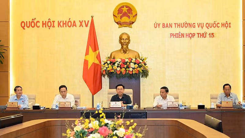 Phiên họp thứ 15 Ủy ban Thường vụ Quốc hội. (Ảnh: DUY LINH)