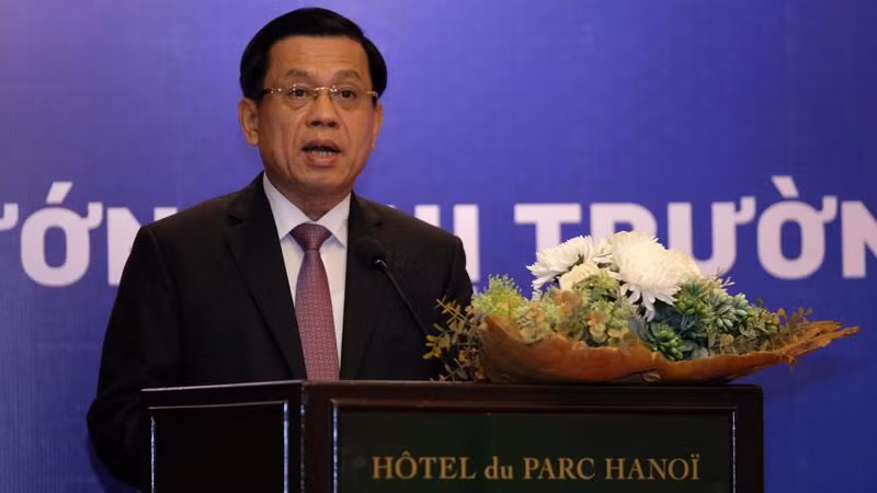 Thứ trưởng Lao động-Thương binh và Xã hội Nguyễn Bá Hoan phát biểu tại hội thảo.
