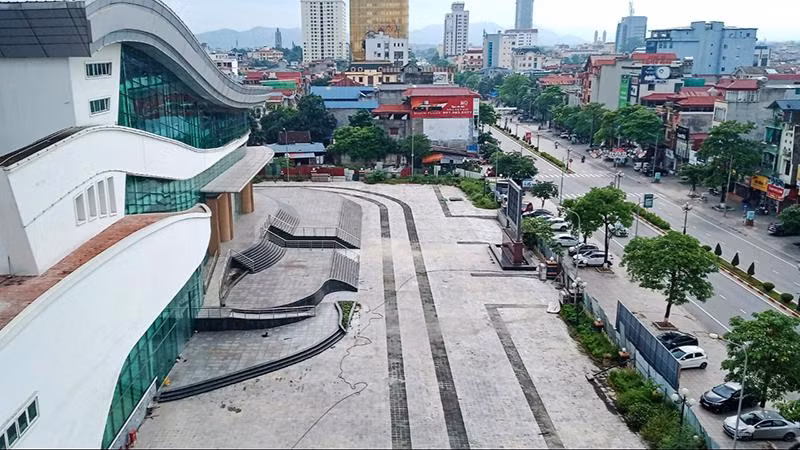 Nhà hát Ca múa nhạc dân gian Việt Bắc chính thức đi vào hoạt động.