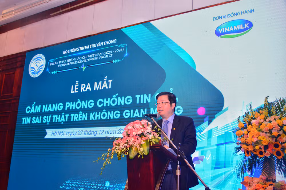 Thứ trưởng Thông tin và Truyền thông Nguyễn Thanh Lâm phát biểu tại buổi lễ. Thứ trưởng Thông tin và Truyền thông Nguyễn Thanh Lâm phát biểu tại buổi lễ.