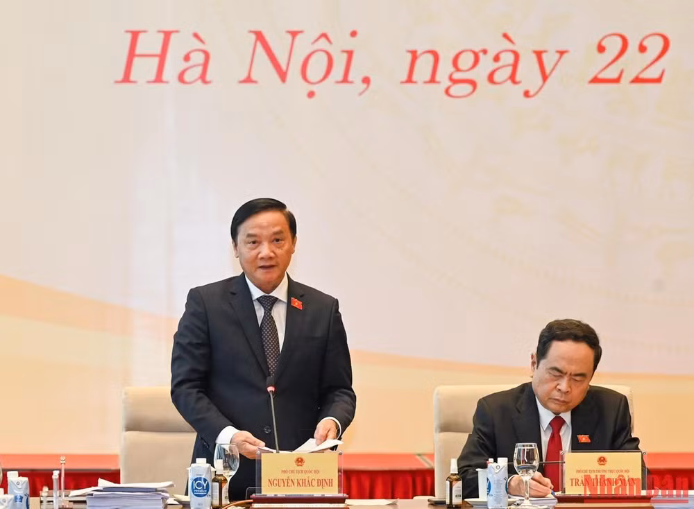Phó Chủ tịch Quốc hội Nguyễn Khắc Định phát biểu mở đầu Hội nghị.