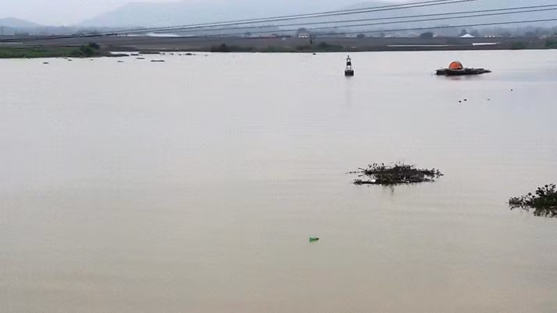 Thanh Hóa phát lệnh báo động III trên sông Yên.