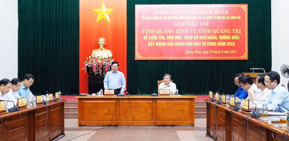 Phó Thủ tướng Thường trực Chính phủ phát biểu tại buổi làm việc.