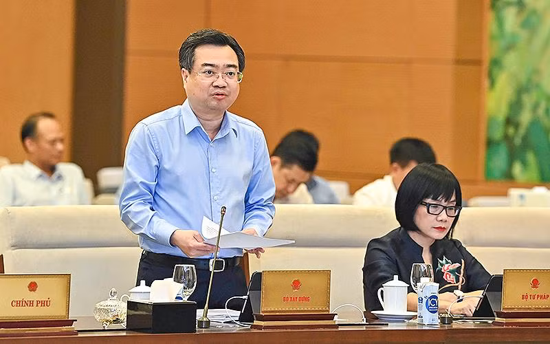Bộ trưởng Xây dựng Nguyễn Thanh Nghị giải trình một số ý kiến của Ủy ban Thường vụ Quốc hội tại phiên họp. (Ảnh: Duy Linh) Bộ trưởng Xây dựng Nguyễn Thanh Nghị giải trình một số ý kiến của Ủy ban Thường vụ Quốc hội tại phiên họp. (Ảnh: Duy Linh)