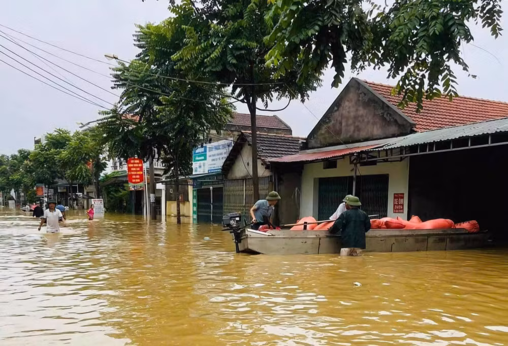 Xã Sơn Đông bị ngập úng nặng.