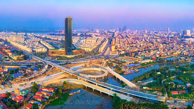 Nhiều công trình lớn được khởi công xây dựng mở hướng cho Hải Phòng phát triển.