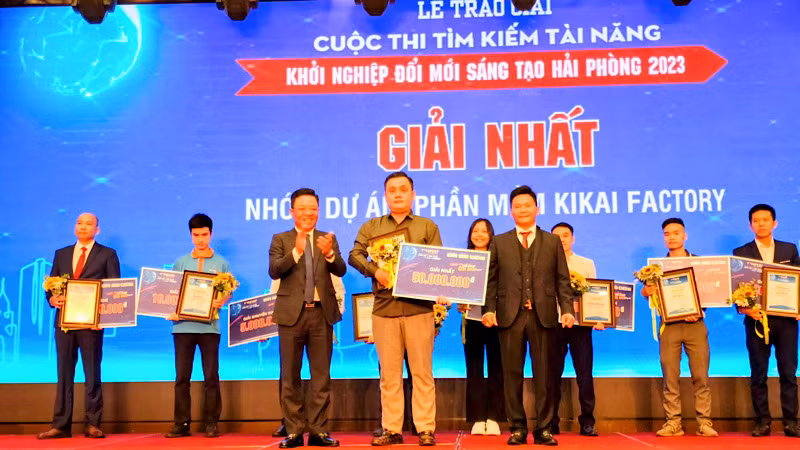 Trao giải thưởng tặng các dự án tham dự cuộc thi "Tìm kiếm tài năng khởi nghiệp đổi mới sáng tạo Hải Phòng năm 2023". Trao giải thưởng tặng các dự án tham dự cuộc thi "Tìm kiếm tài năng khởi nghiệp đổi mới sáng tạo Hải Phòng năm 2023".