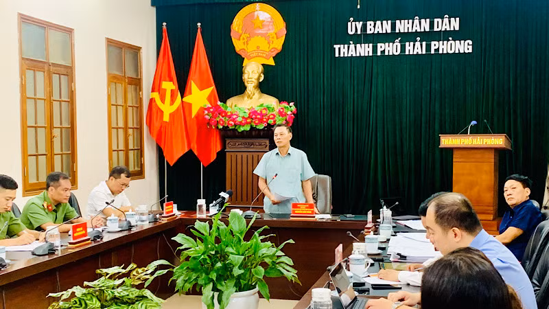 Chủ tịch thành phố Hải Phòng Nguyễn Văn Tùng phát biểu kết luận tại buổi làm việc.
